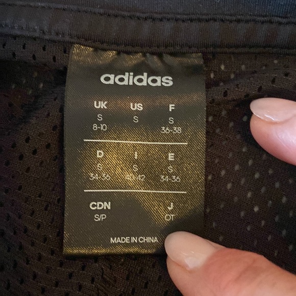 2 Adidas tees sz small - Picture 4 of 6